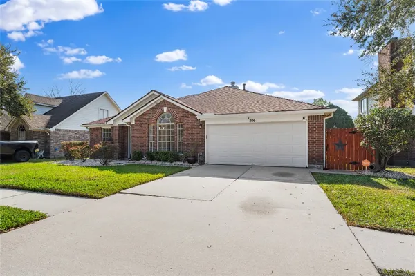 $1,800 | 806 North Willow Drive, Houston, TX 77073