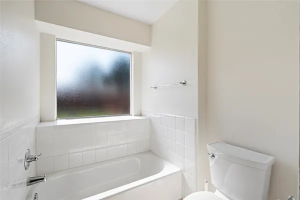 $1,900 | 806 North Willow Drive, Houston, TX 77073