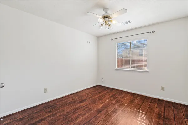 $1,900 | 806 North Willow Drive, Houston, TX 77073