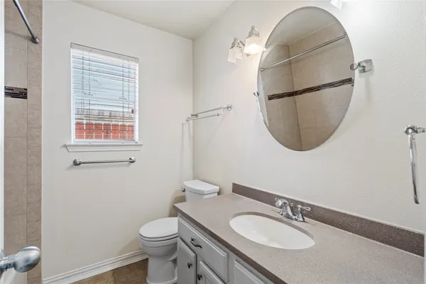 $1,900 | 806 North Willow Drive, Houston, TX 77073