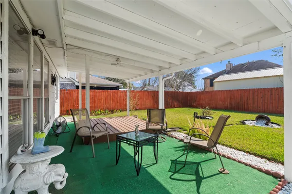 $1,900 | 806 North Willow Drive, Houston, TX 77073