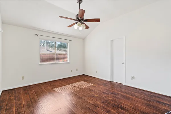 $1,900 | 806 North Willow Drive, Houston, TX 77073