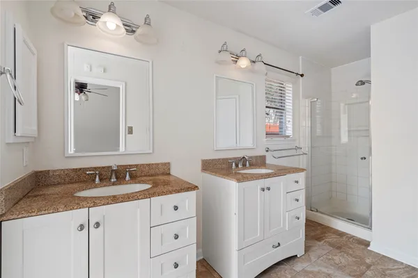 $1,900 | 806 North Willow Drive, Houston, TX 77073