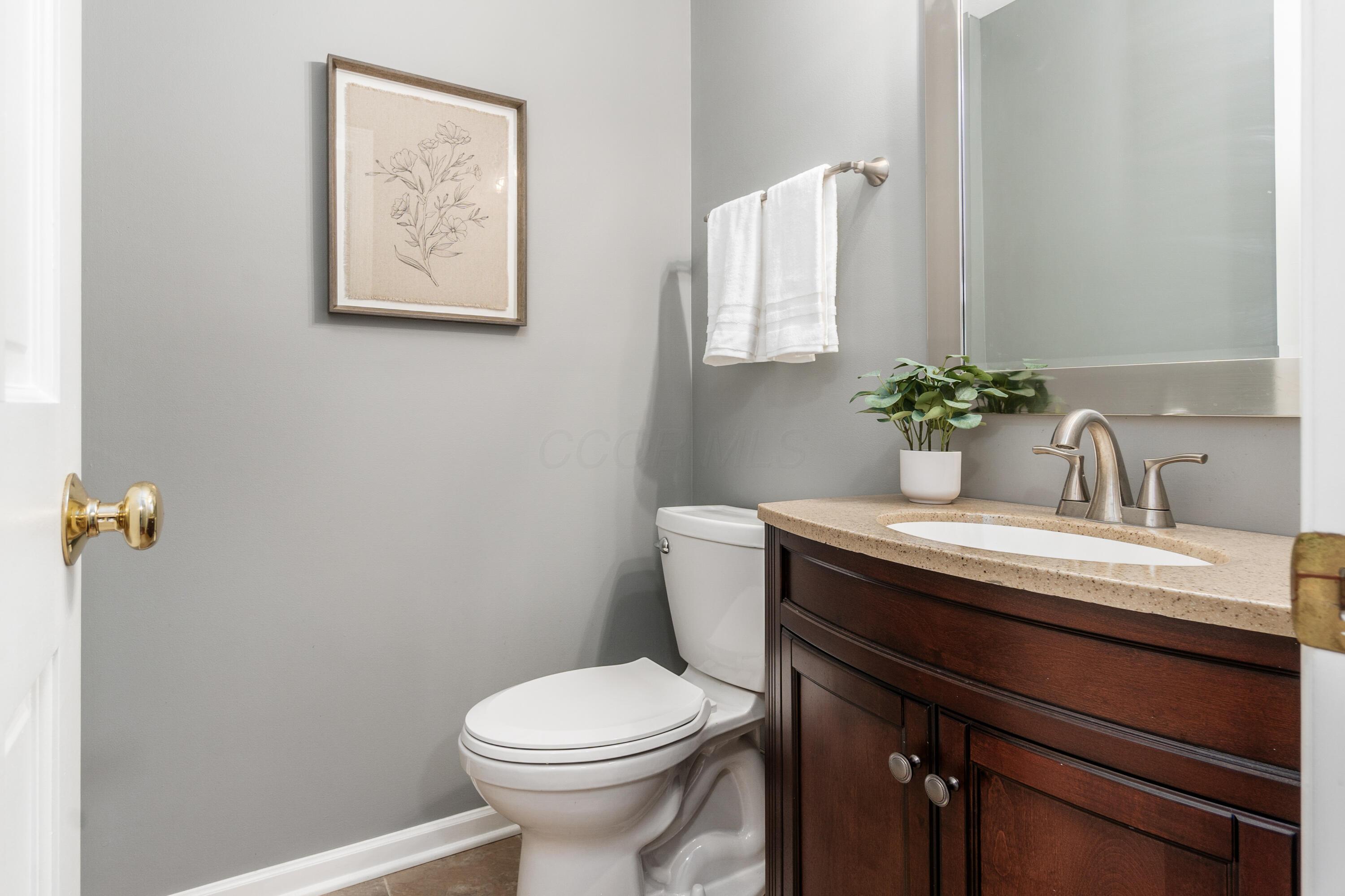 7305 New Point Place Powell, OH 43065 - Photo 25 of 46 Half Bath