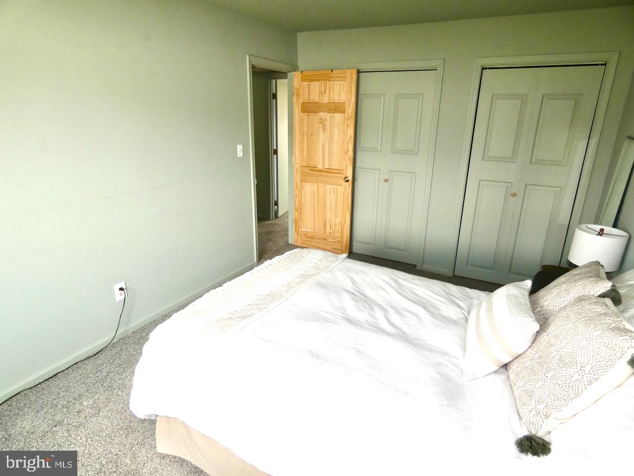 5 Acapella Court Newark, DE 19713 - Photo 28 of 68 a bedroom with a bed and a window