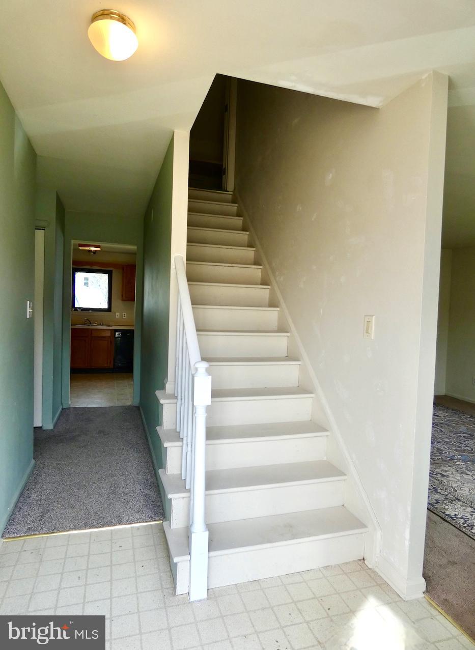 5 Acapella Court Newark, DE 19713 - Photo 4 of 68 a view of entryway