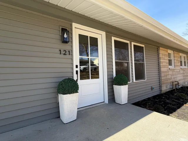 $249,900 | 121 Edgewood Drive, Bedford, IN 47421