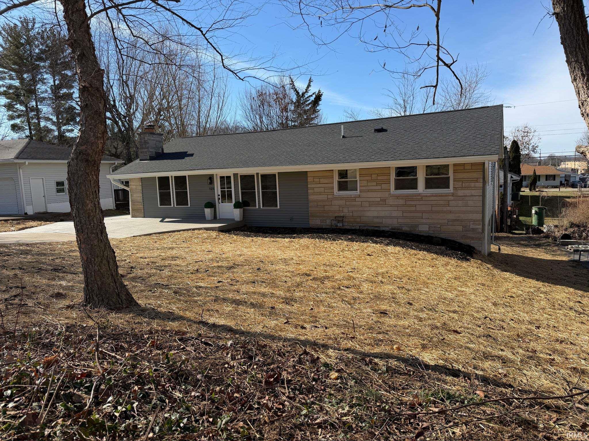 121 Edgewood Drive Bedford, IN 47421 - Photo 6 of 36