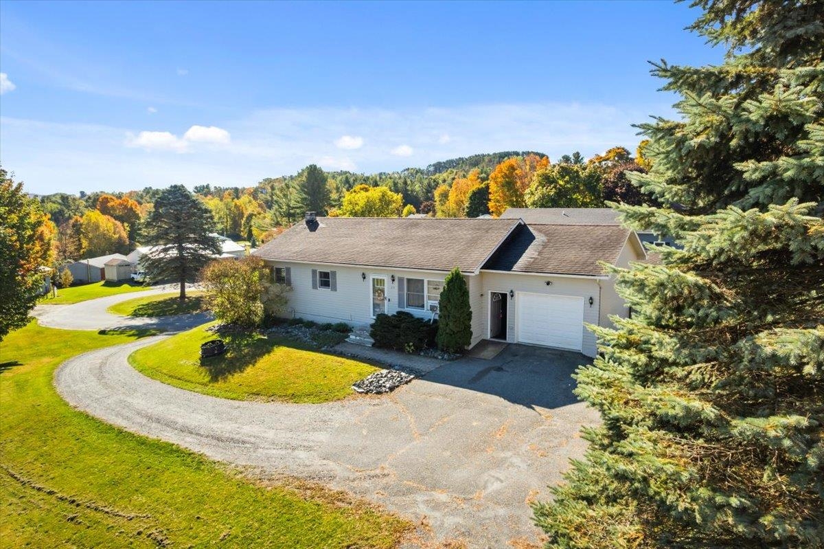 274 Scottsdale Road Newport, VT 05855 - Photo 2 of 28