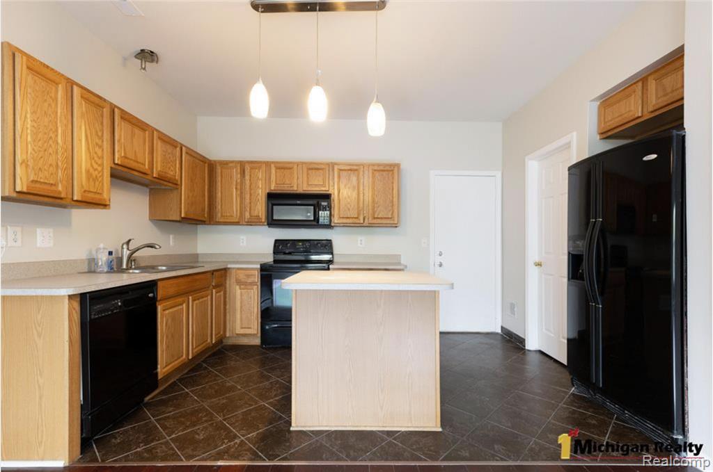11764 Farmington Road, Unit 43 Livonia, MI 48150 - Photo 6 of 20
