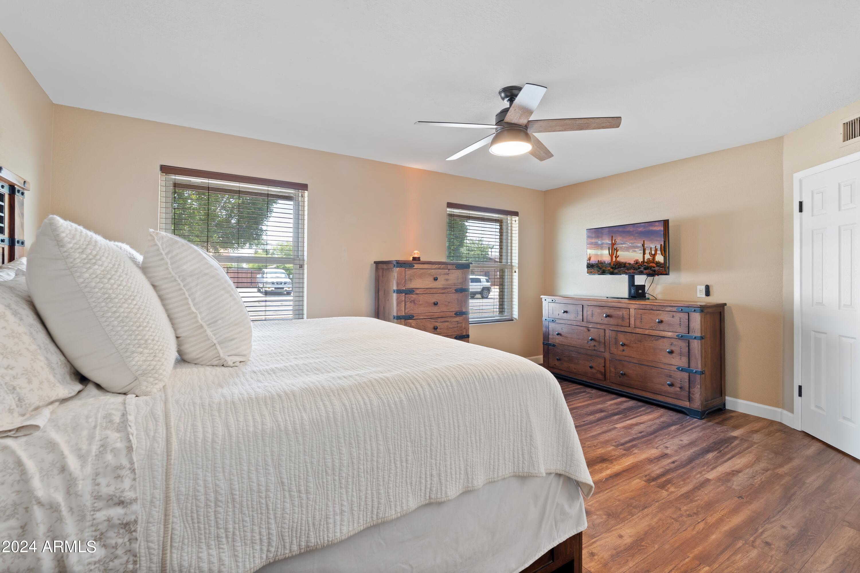 4426 East Phelps Road Phoenix, AZ 85032 - Photo 25 of 36 25-Primary Bedroom