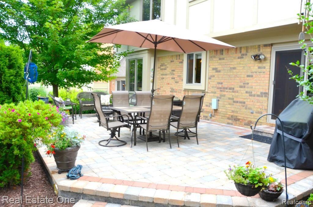 517 Sunlight Drive Rochester, MI 48309 - Photo 7 of 36 Patio