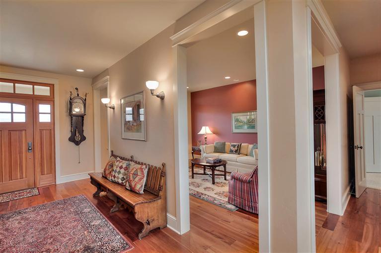 1600 Butler Creek Road Ashland, OR 97520 - Photo 5 of 24 Front entry and formal parlor