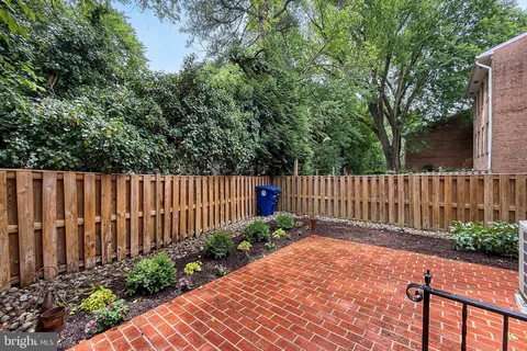 $850,000 | 19 South Abingdon Street, Arlington, VA 22204