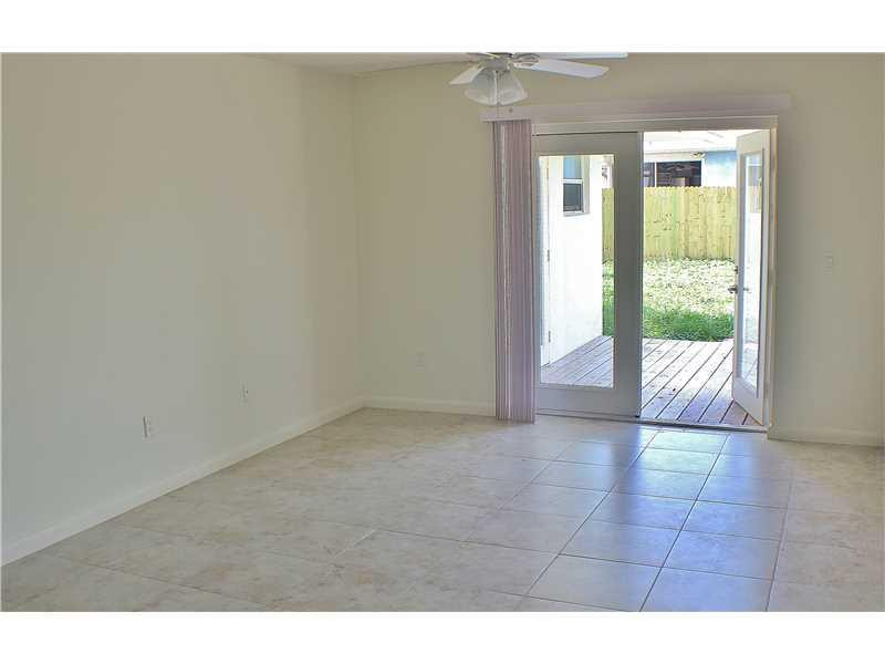 22209 Southwest 64th Way Boca Raton, FL 33428 - Photo 11 of 22 Family/Great Room