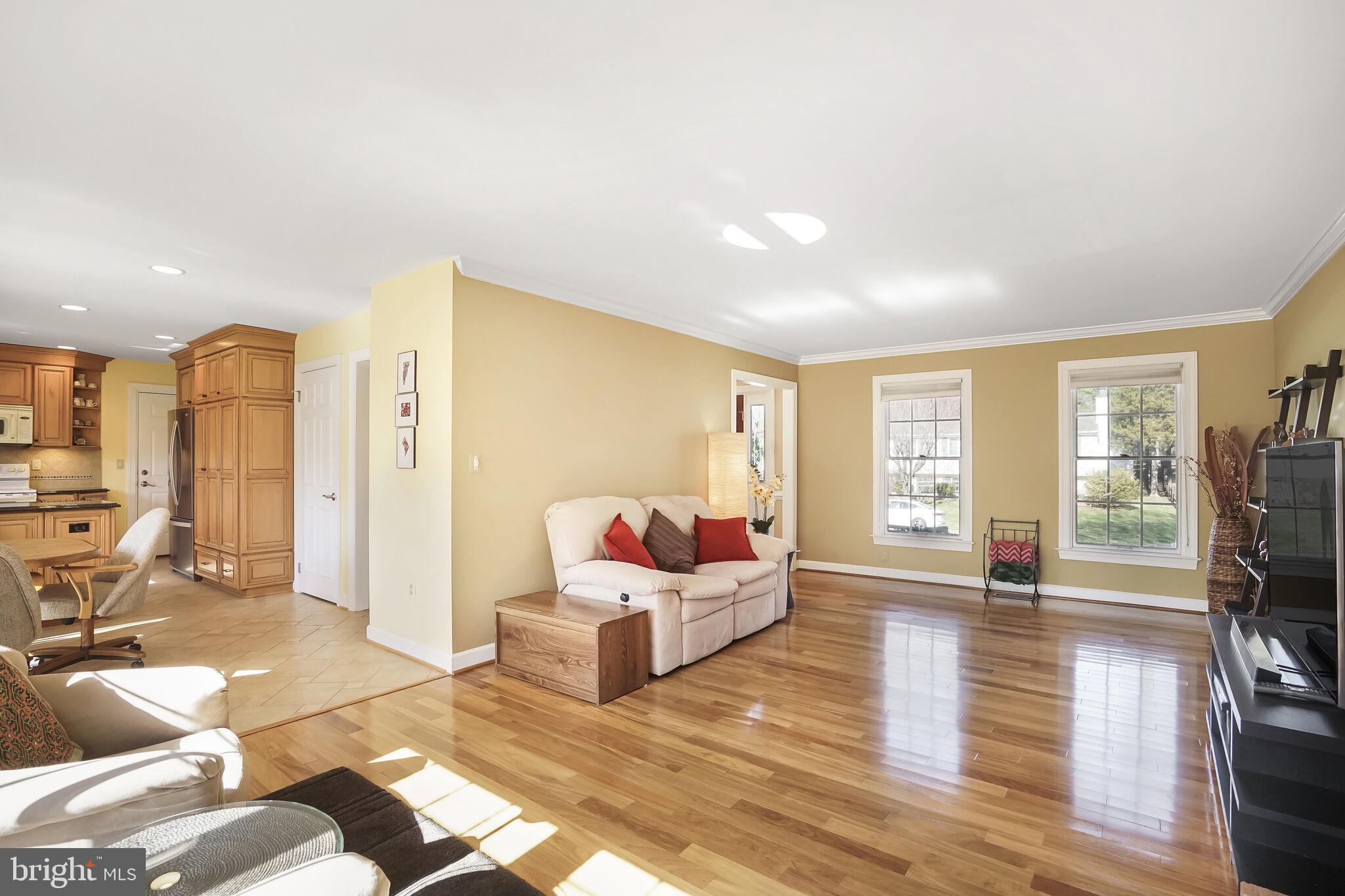 5919 Freds Oak Road Burke, VA 22015 - Photo 5 of 34 Gallery Image 5