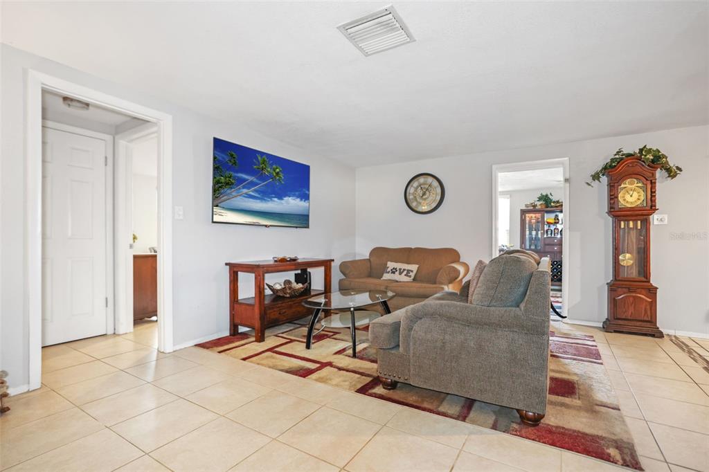 10941 Oakdale Avenue Port Richey, FL 34668 - Photo 25 of 41 Living room