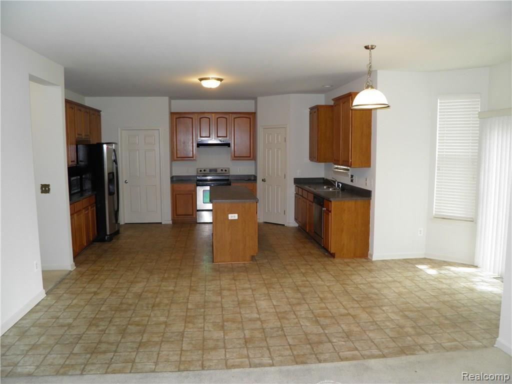 3237 Everett Drive Rochester Hills, MI 48307 - Photo 12 of 34