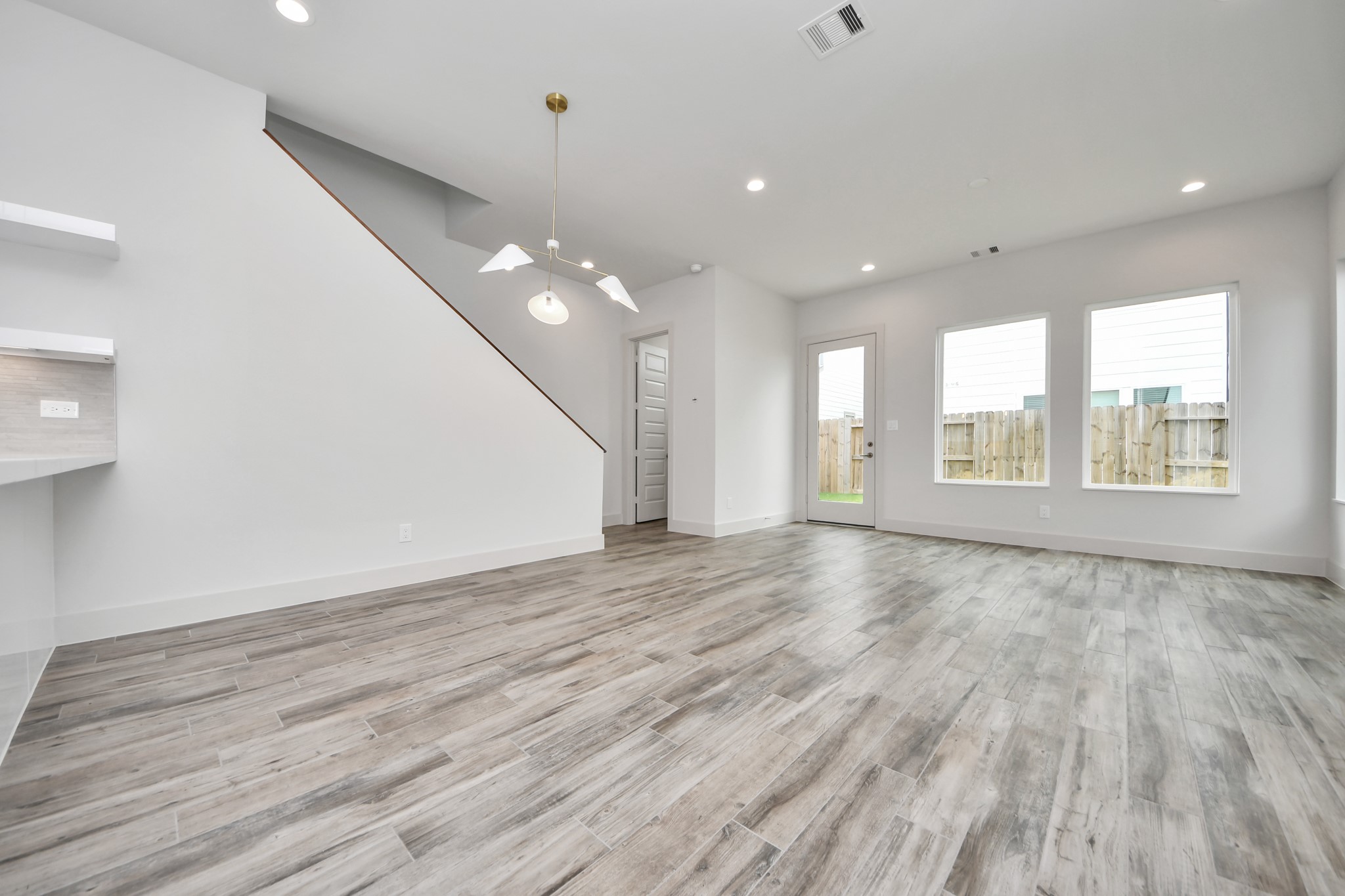 4011 Boho Lane Houston, TX 77045 - Photo 6 of 21 dining and living room