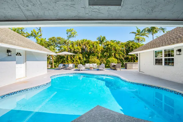 $999,900 | 8811 Pinion Drive, Wellington, FL 33467