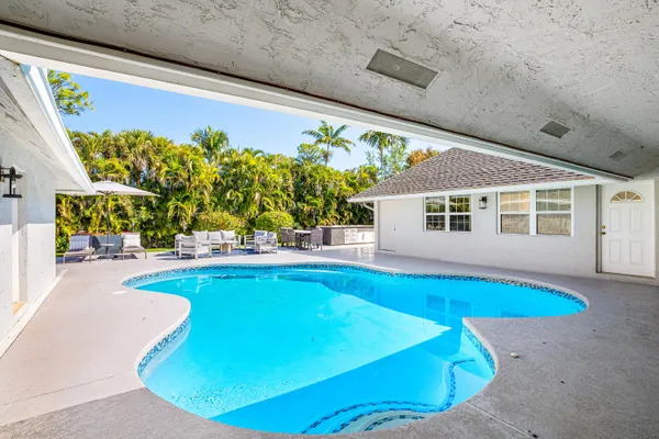 $999,900 | 8811 Pinion Drive, Wellington, FL 33467