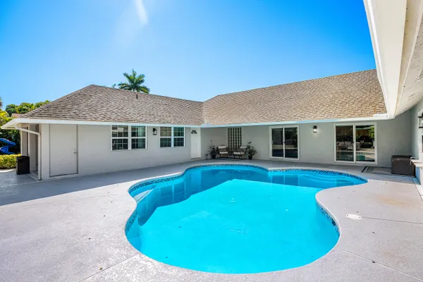 $999,900 | 8811 Pinion Drive, Wellington, FL 33467