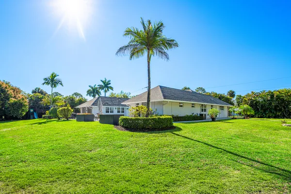 $999,900 | 8811 Pinion Drive, Wellington, FL 33467