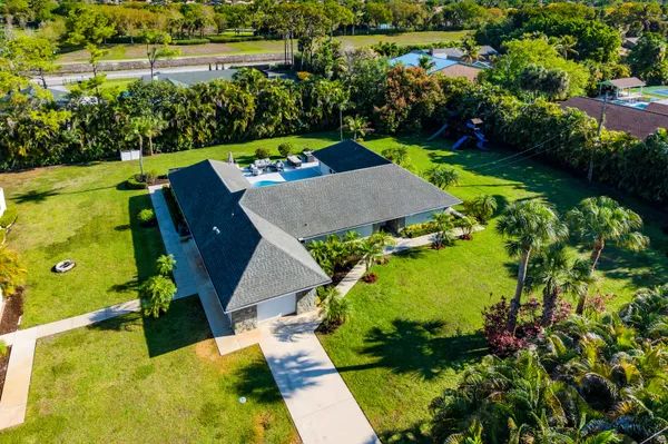 $999,900 | 8811 Pinion Drive, Wellington, FL 33467