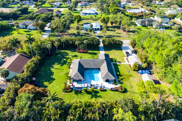 $999,900 | 8811 Pinion Drive, Wellington, FL 33467
