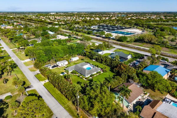 $999,900 | 8811 Pinion Drive, Wellington, FL 33467