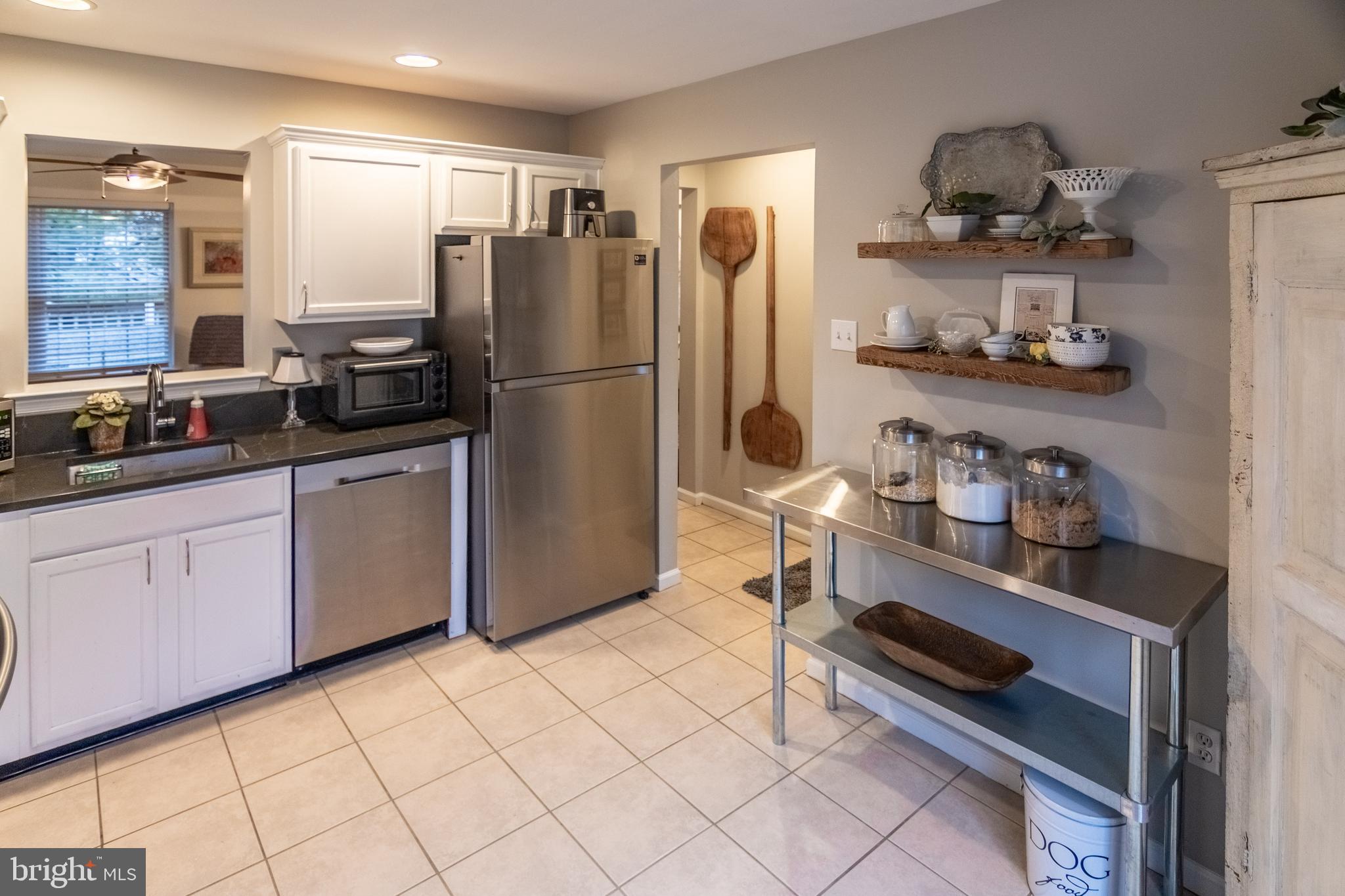 31 North Hawthorne Road Coatesville, PA 19320 - Photo 3 of 27 Kitchen