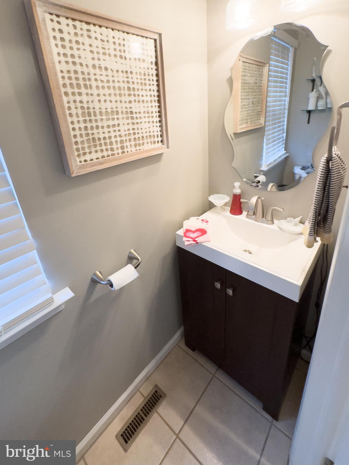 31 North Hawthorne Road Coatesville, PA 19320 - Photo 7 of 27 Powder Room 1st Floor