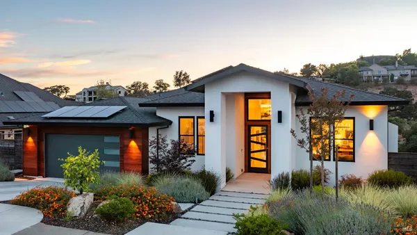 $2,245,000 | 3735 Lakebriar Place, Santa Rosa, CA 95403