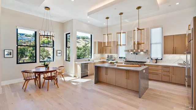 $2,295,000 | 3735 Lakebriar Place, Santa Rosa, CA 95403