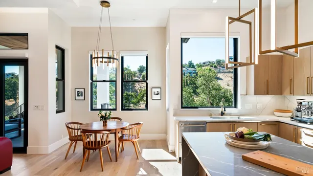 $2,295,000 | 3735 Lakebriar Place, Santa Rosa, CA 95403