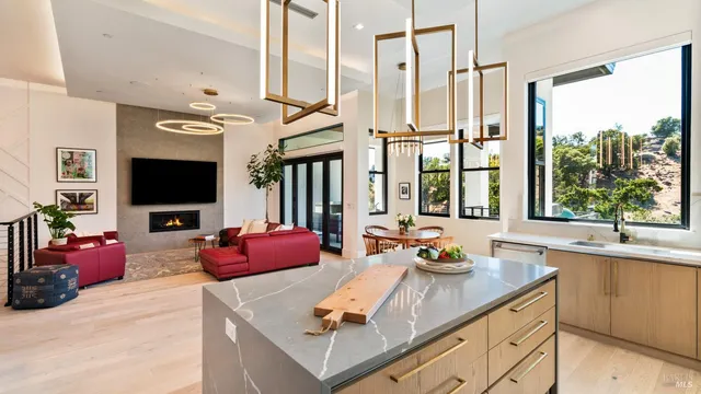 $2,295,000 | 3735 Lakebriar Place, Santa Rosa, CA 95403