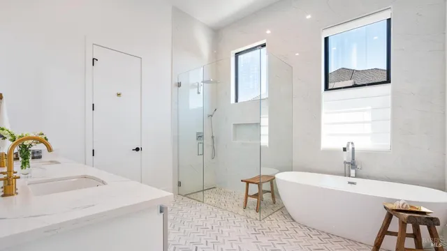 $2,295,000 | 3735 Lakebriar Place, Santa Rosa, CA 95403