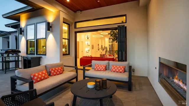 $2,295,000 | 3735 Lakebriar Place, Santa Rosa, CA 95403