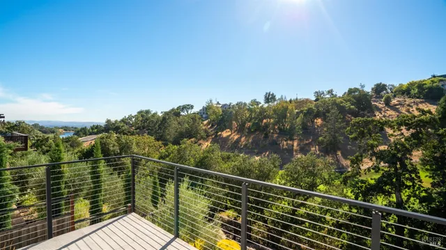 $2,295,000 | 3735 Lakebriar Place, Santa Rosa, CA 95403