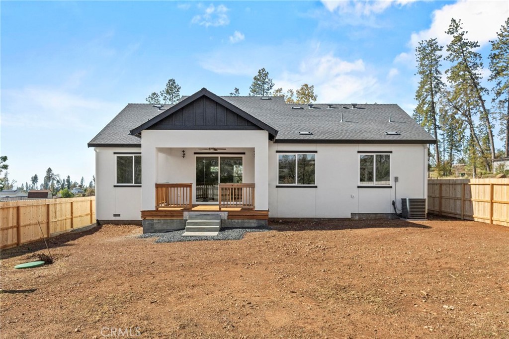 6148 Ripley Lane Paradise, CA 95969 - Photo 35 of 37 a front view of a house with a yard
