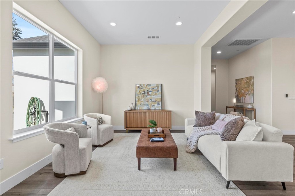 6148 Ripley Lane Paradise, CA 95969 - Photo 5 of 37 a living room with furniture and a large window