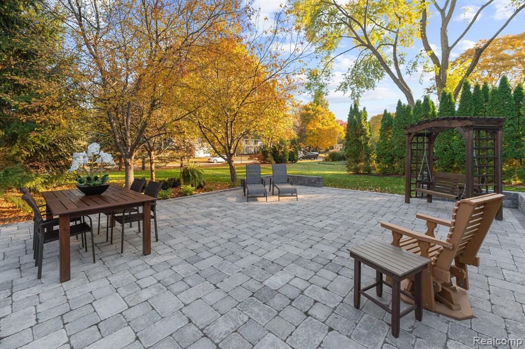 32666 Old Post Road Beverly Hills, MI 48025 - Photo 28 of 39