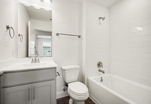 29 Greenbriar Loop Angleton, TX 77515 - Photo 6 of 19 Secondary bathroom featuring a tub/shower combo for versatility and comfort.