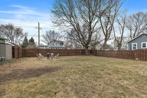 $350,000 | 1 Adams Street, East Dundee, IL 60118