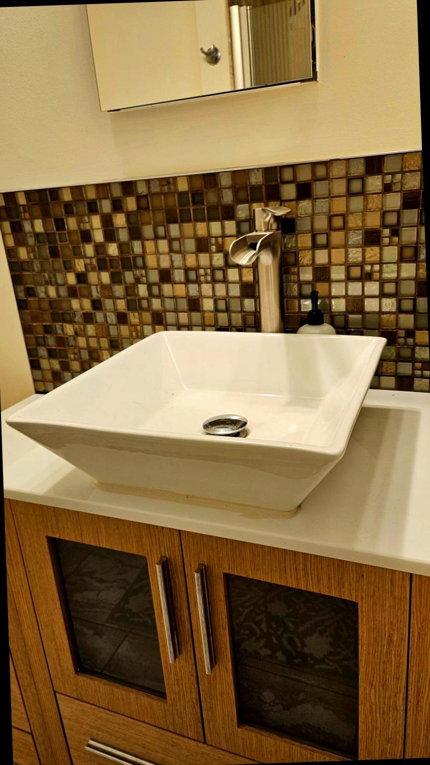 3801 Canterbury Road, Unit 703 Baltimore, MD 21218 - Photo 21 of 32 Second Bathroom - Modern Fixtures