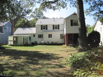 1129 Croyden Road Lyndhurst, OH 44124 - Photo 21 of 25 Rear view of 1129 Croyden.
