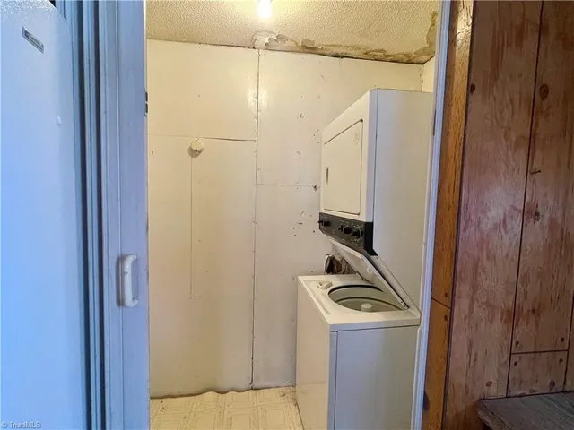 $149,000 | 217 Lakeview Drive East, Thomasville, NC 27360