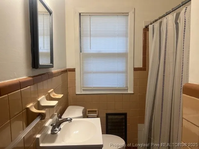 $900 | 5014 Hodge Street, Fayetteville, NC 28303