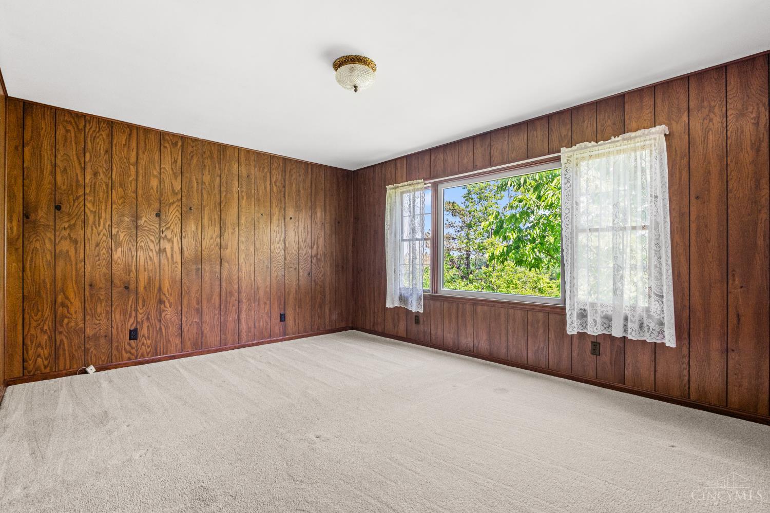 5856 Blue Rock Road Cincinnati, OH 45247 - Photo 20 of 51 Upstairs bedroom