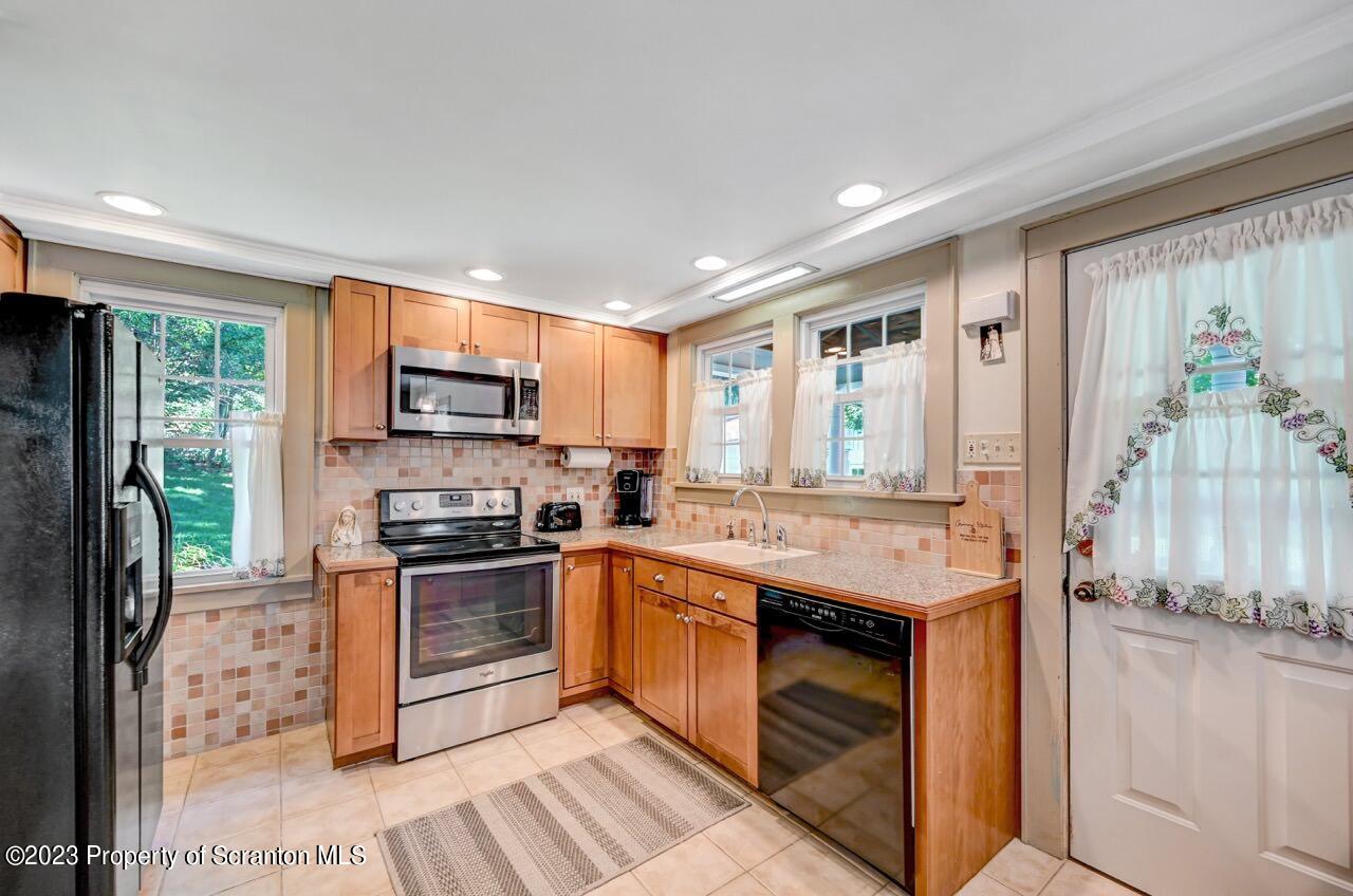 113 Griffin Pond Road Clarks Summit, PA 18411 - Photo 15 of 51 Gallery Image 15
